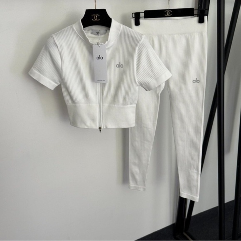 ALO Yoga White Ribbed Cotton Set